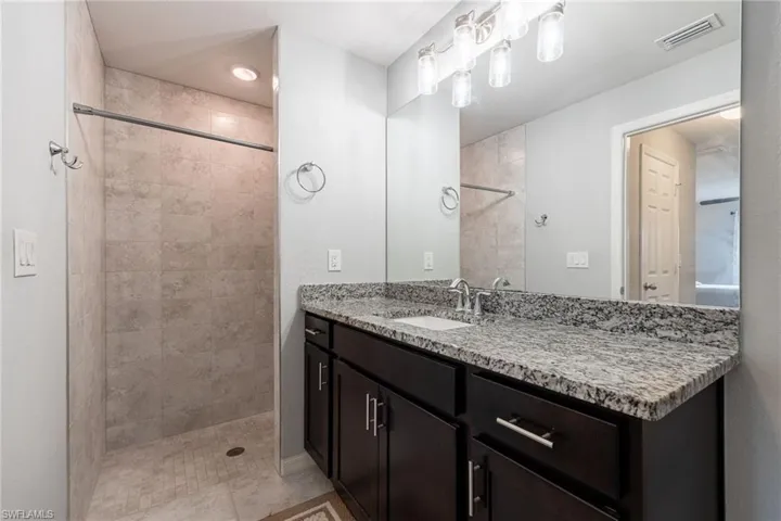 2816 Nw 27th St, Cape Coral, Florida 33993