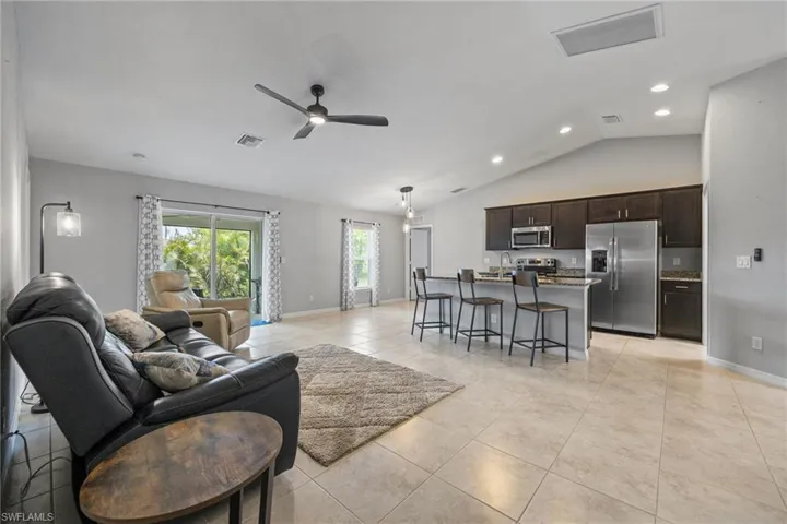 2816 Nw 27th St, Cape Coral, Florida 33993