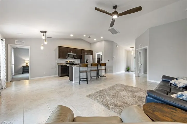 2816 Nw 27th St, Cape Coral, Florida 33993