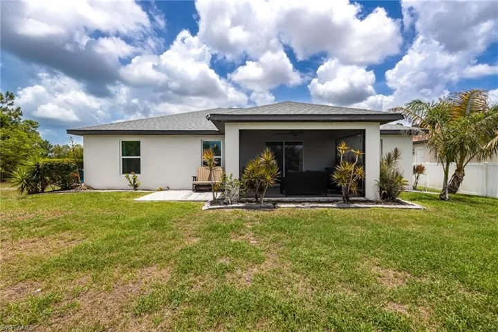 2816 Nw 27th St, Cape Coral, Florida 33993
