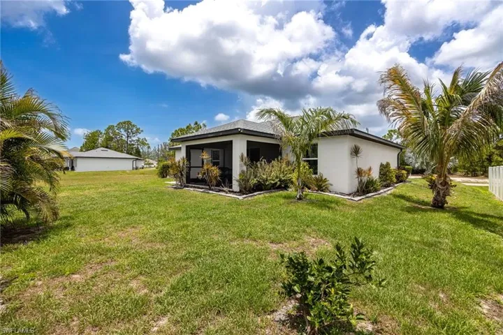 2816 Nw 27th St, Cape Coral, Florida 33993