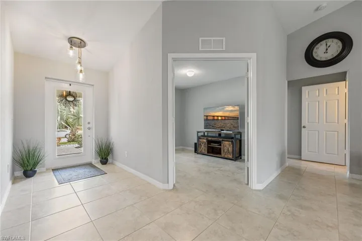 2816 Nw 27th St, Cape Coral, Florida 33993