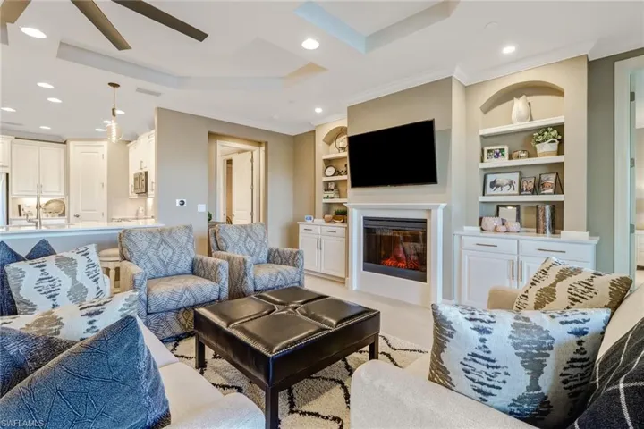 9653 Montelanico Loop 102, Naples, Florida 34119