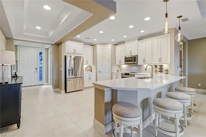 9653 Montelanico Loop 102, Naples, Florida 34119
