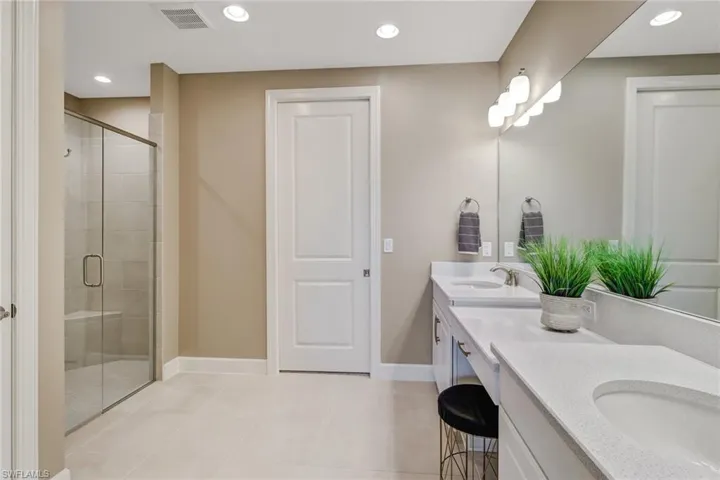 9653 Montelanico Loop 102, Naples, Florida 34119