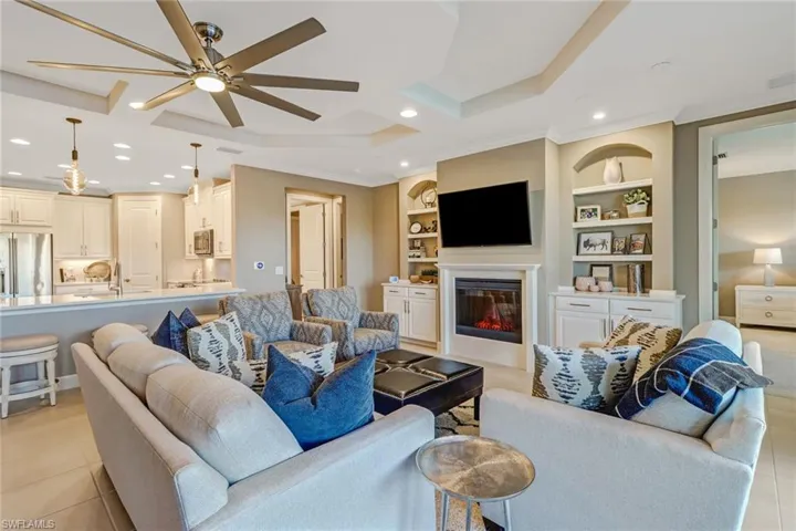 9653 Montelanico Loop 102, Naples, Florida 34119