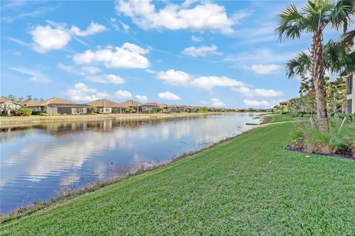 9653 Montelanico Loop 102, Naples, Florida 34119