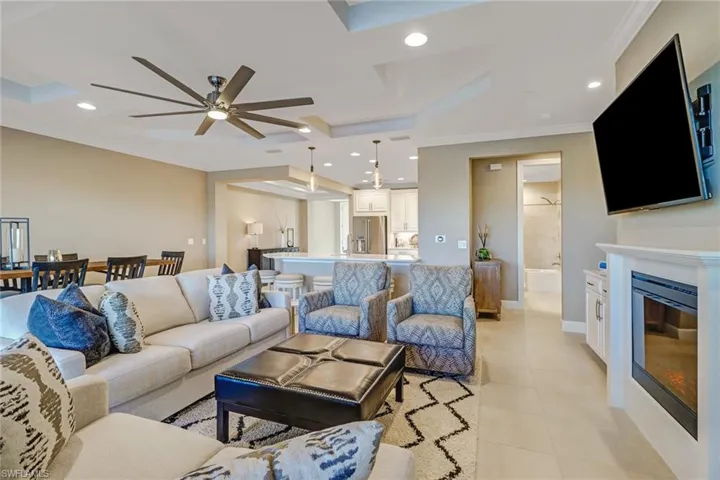 9653 Montelanico Loop 102, Naples, Florida 34119