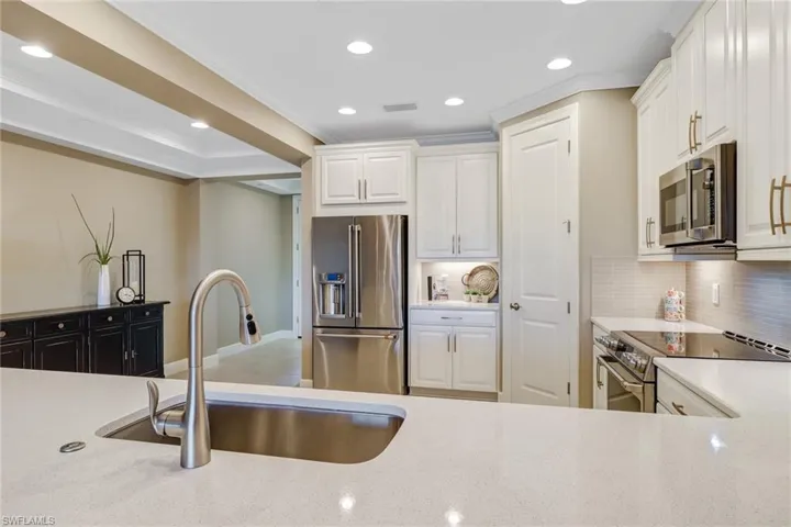 9653 Montelanico Loop 102, Naples, Florida 34119