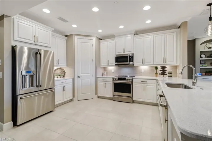 9653 Montelanico Loop 102, Naples, Florida 34119
