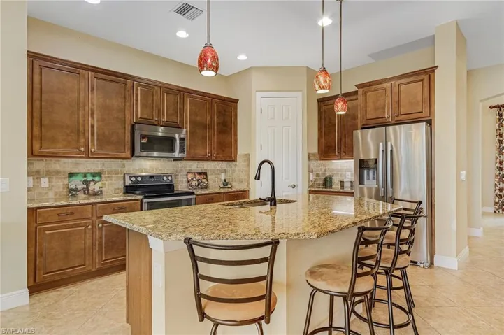 10531  Azzurra  DR, Fort Myers, FL 33913