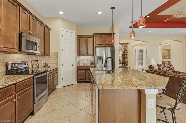 10531  Azzurra  DR, Fort Myers, FL 33913