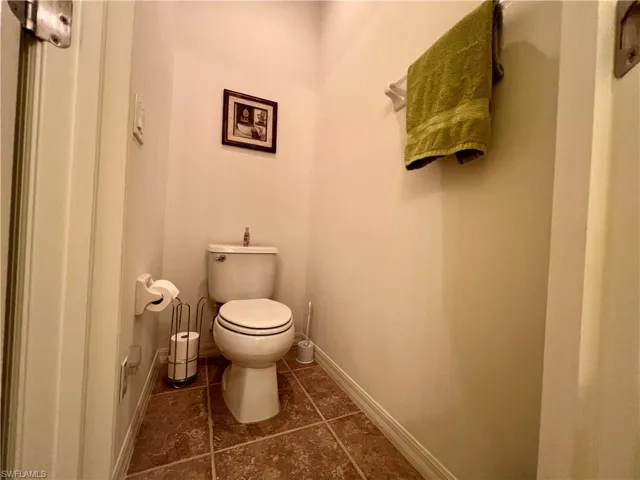 Commode in Primaty Bath