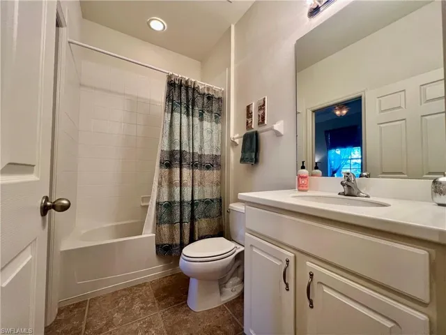 Guest Bath with Tub & Shower