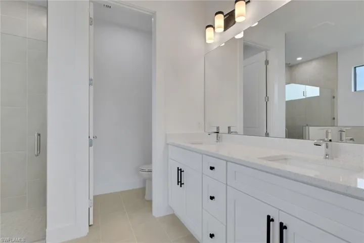 1920 Ne 42nd Ter, Cape Coral, Florida 33909