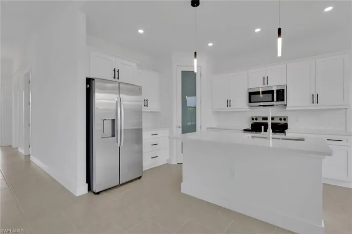 1920 Ne 42nd Ter, Cape Coral, Florida 33909