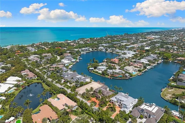 421 21st Ave S, Naples, Florida 34102