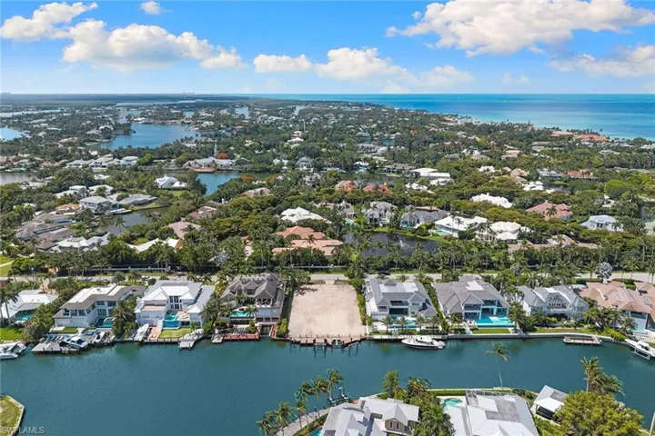 421 21st Ave S, Naples, Florida 34102