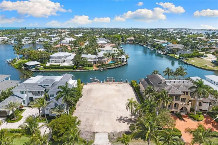 421 21st Ave S, Naples, Florida 34102