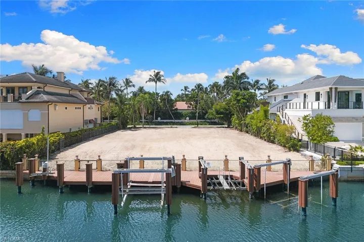 421 21st Ave S, Naples, Florida 34102