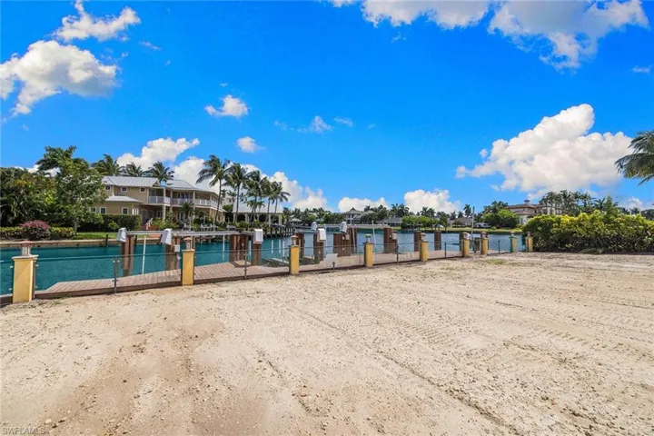 421 21st Ave S, Naples, Florida 34102