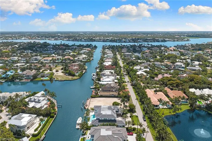 421 21st Ave S, Naples, Florida 34102