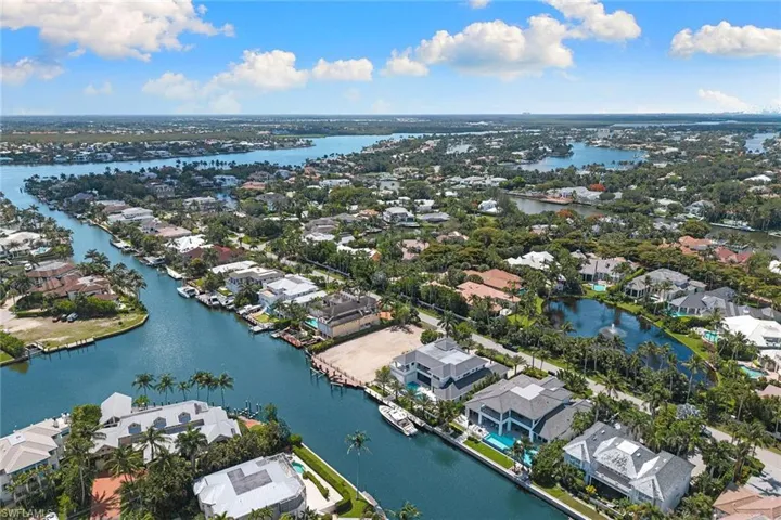 421 21st Ave S, Naples, Florida 34102