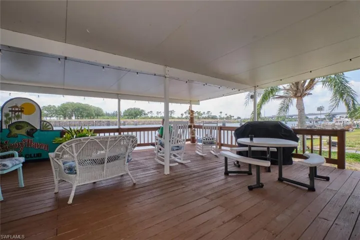 Clubhouse Patio on Waterway