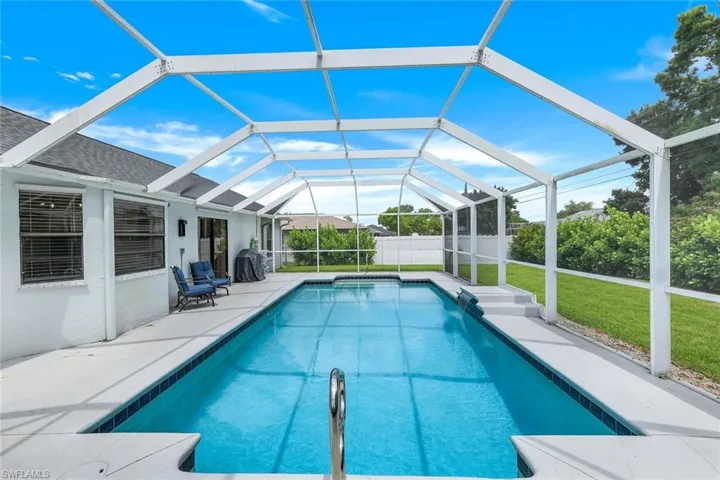2206 NE 4th  ST, Cape Coral, FL 33909