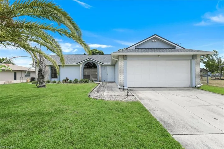2206 NE 4th  ST, Cape Coral, FL 33909