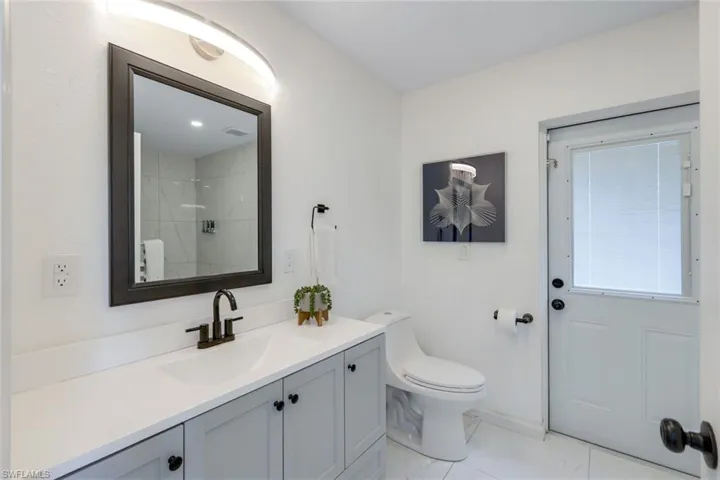 2206 NE 4th  ST, Cape Coral, FL 33909