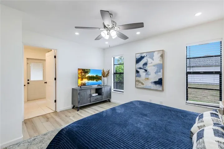 2206 NE 4th  ST, Cape Coral, FL 33909
