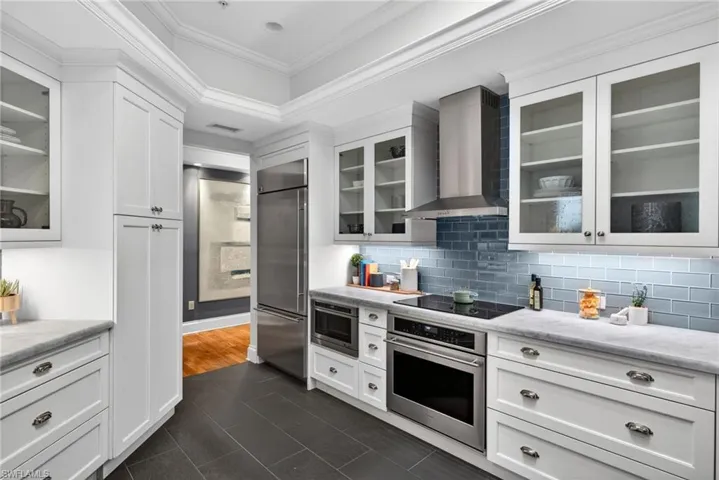 625 5th Ave S 302, Naples, Florida 34102