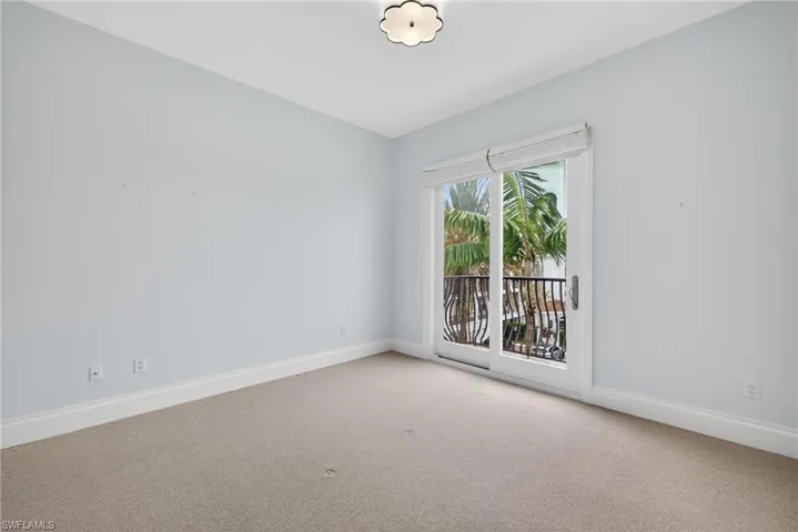 625 5th Ave S 302, Naples, Florida 34102