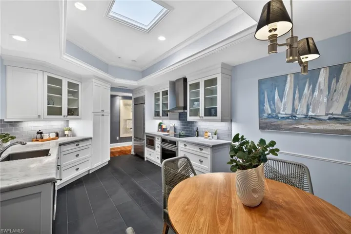 625 5th Ave S 302, Naples, Florida 34102