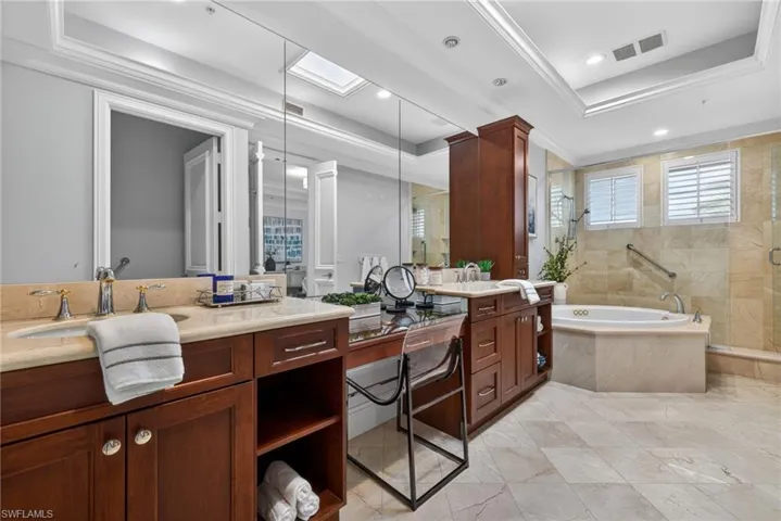625 5th Ave S 302, Naples, Florida 34102