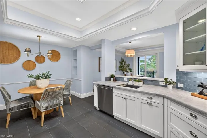 625 5th Ave S 302, Naples, Florida 34102