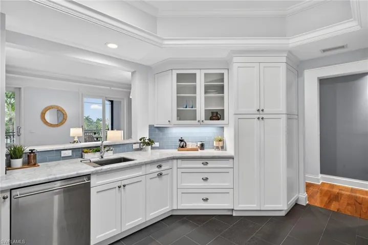 625 5th Ave S 302, Naples, Florida 34102