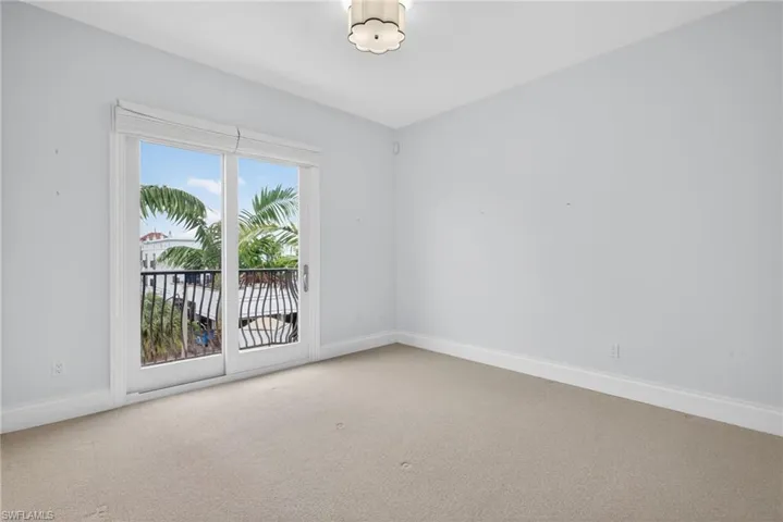 625 5th Ave S 302, Naples, Florida 34102