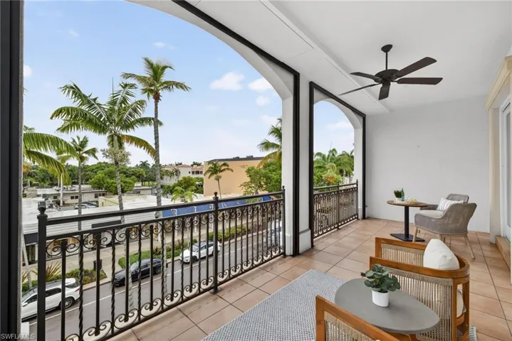 625 5th Ave S 302, Naples, Florida 34102