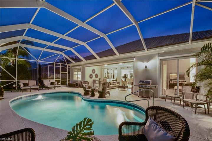 Entertaining At Night Around The Pool/Lanai!