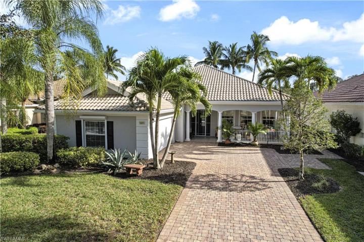 Amazing 5 Bedroom/4 Bathroom Lakeside Executive Estate Pool Home With Extended Paver Driveway In Village Walk Of Bonita Springs!
