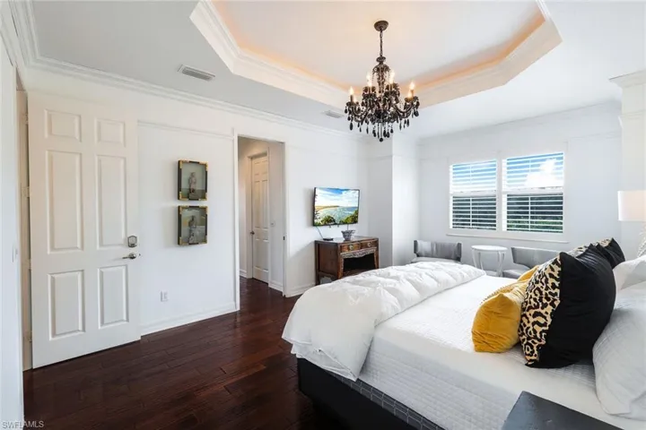 6480  Marbella  DR, Naples, FL 34105