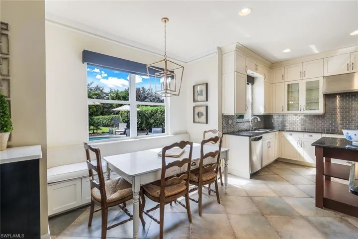 6480  Marbella  DR, Naples, FL 34105