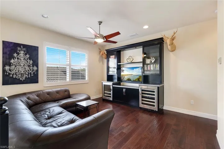 6480  Marbella  DR, Naples, FL 34105