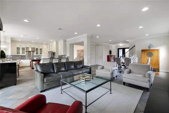 6480  Marbella  DR, Naples, FL 34105