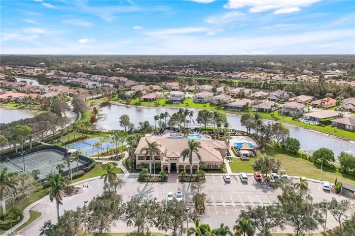 6480  Marbella  DR, Naples, FL 34105