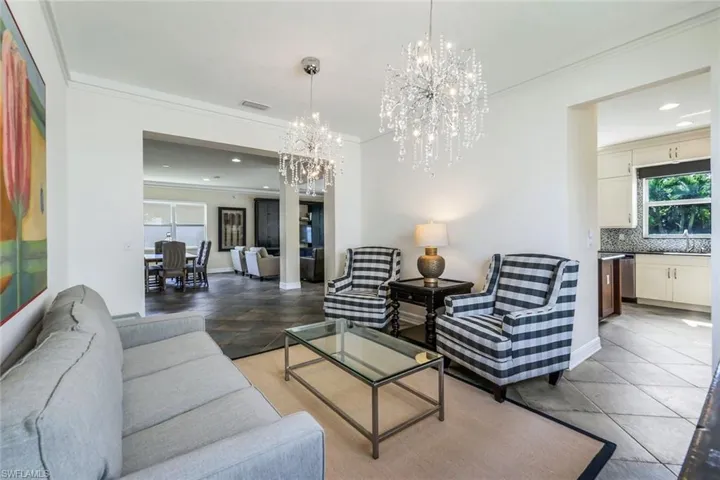6480  Marbella  DR, Naples, FL 34105