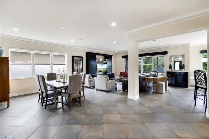 6480  Marbella  DR, Naples, FL 34105