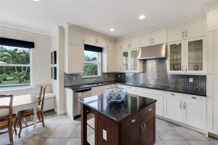 6480  Marbella  DR, Naples, FL 34105